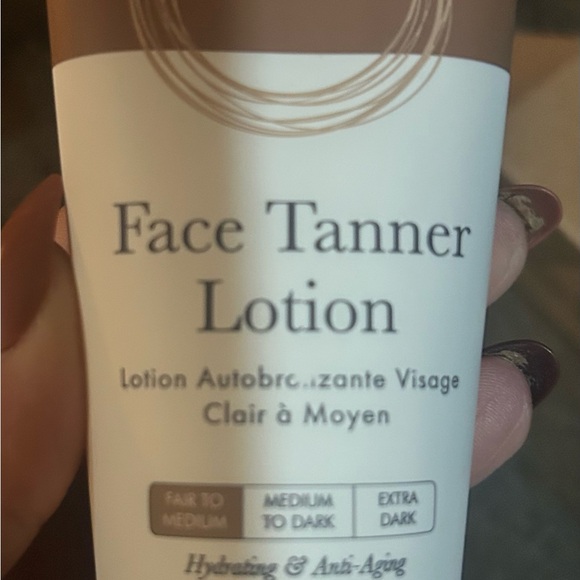 ✨ Beauty by Earth Self Tanning Face Lotion ✨New in Box 
Fair to Medium - Picture 5 of 6